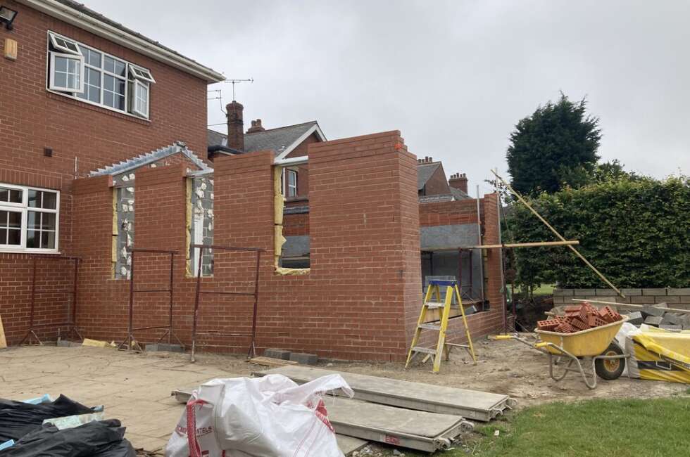 Pre mixed mortar on the new extension